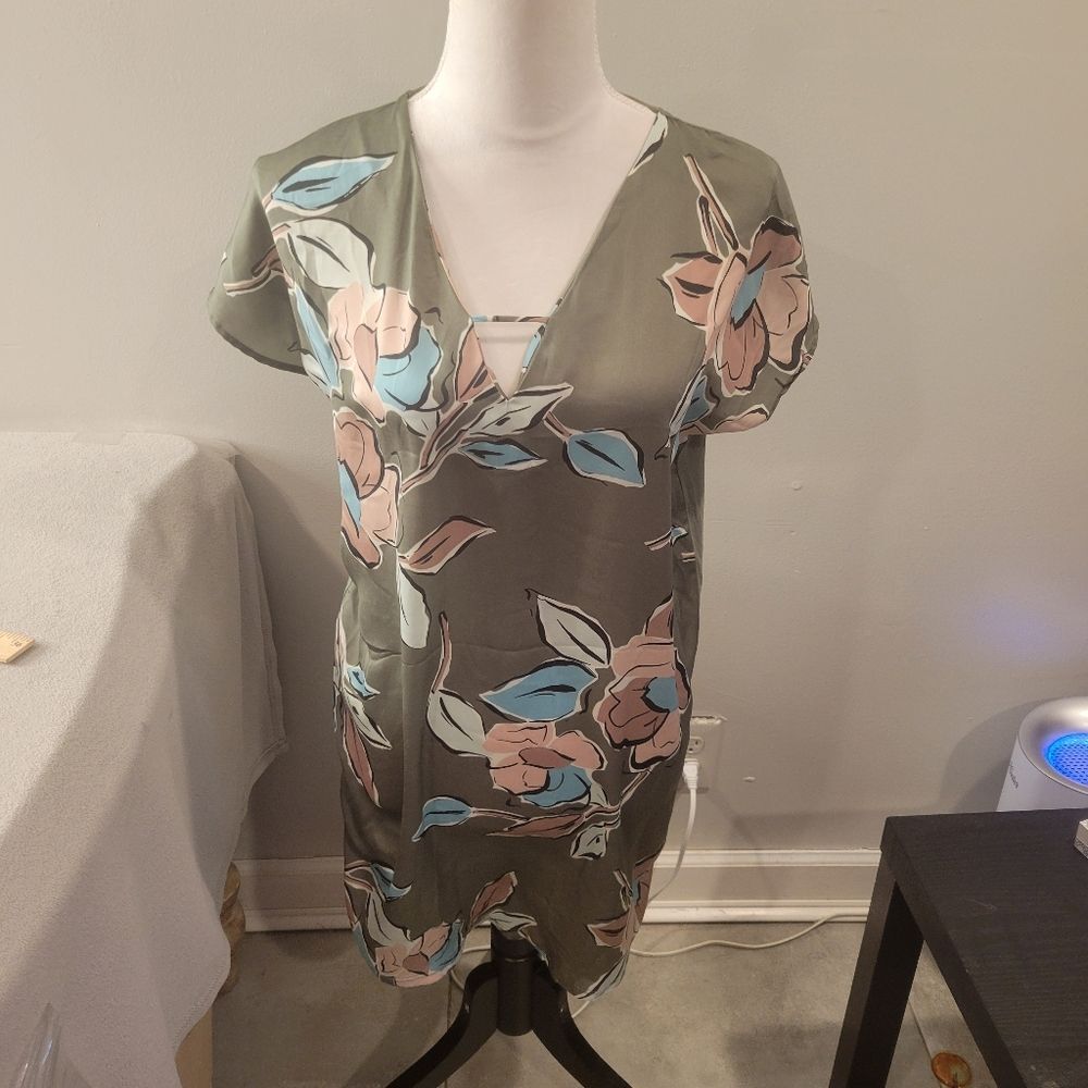 MANGO Green Floral V-Neck Dress Size US 4